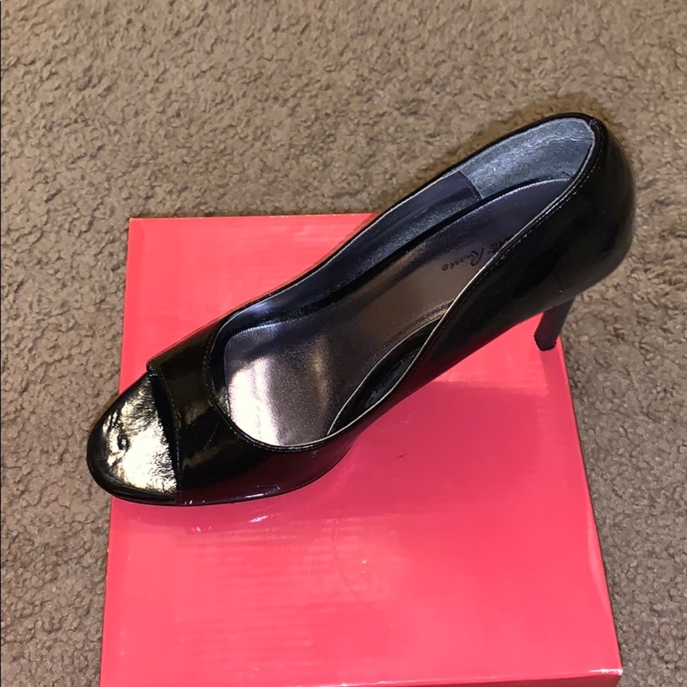 Black open toed heels 😍😍